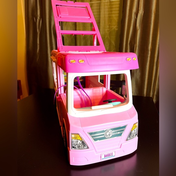 MATTEL 2019 Barbie 3 in 1 Dream Camper - Picture 4 of 13